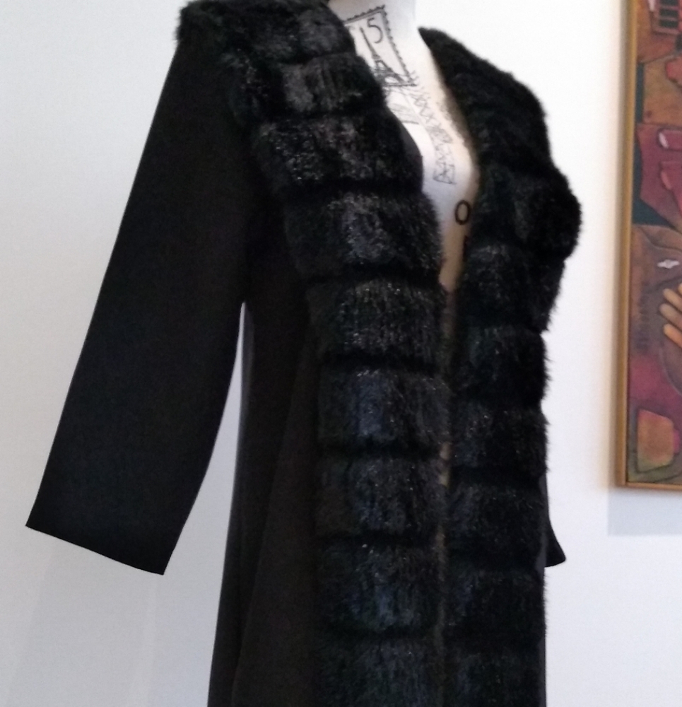 Vintage lightweight coat with faux fur